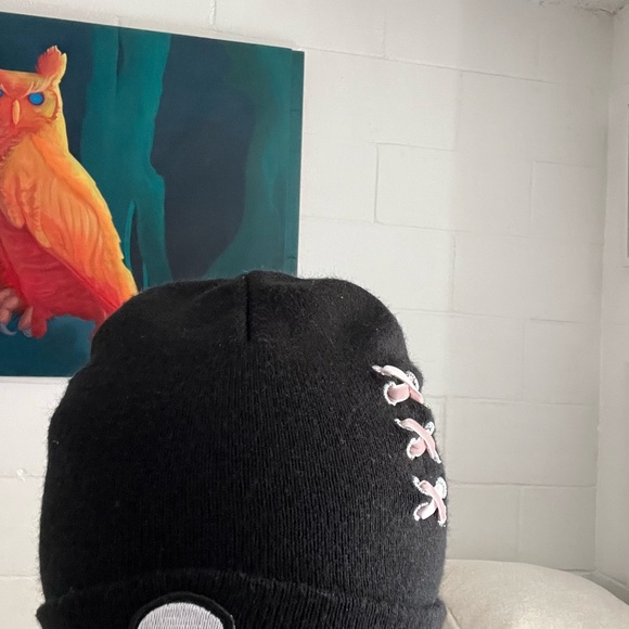 Black Beanie with Skull and Crossbones - Picture 3 of 4